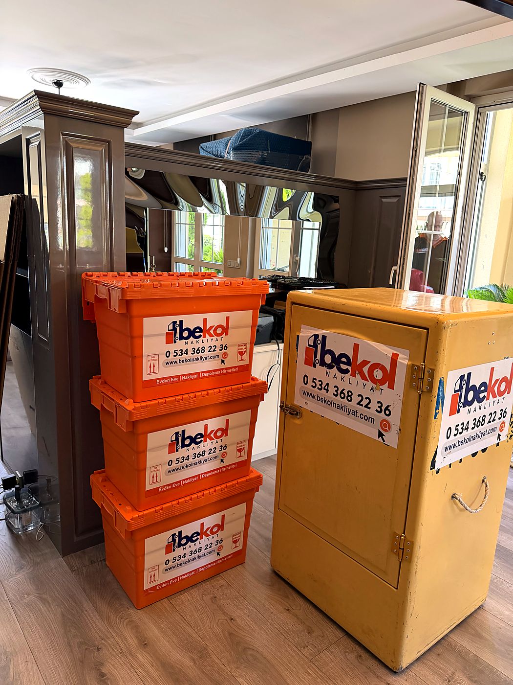 Koliler ve paketlenmiş beyaz eşya